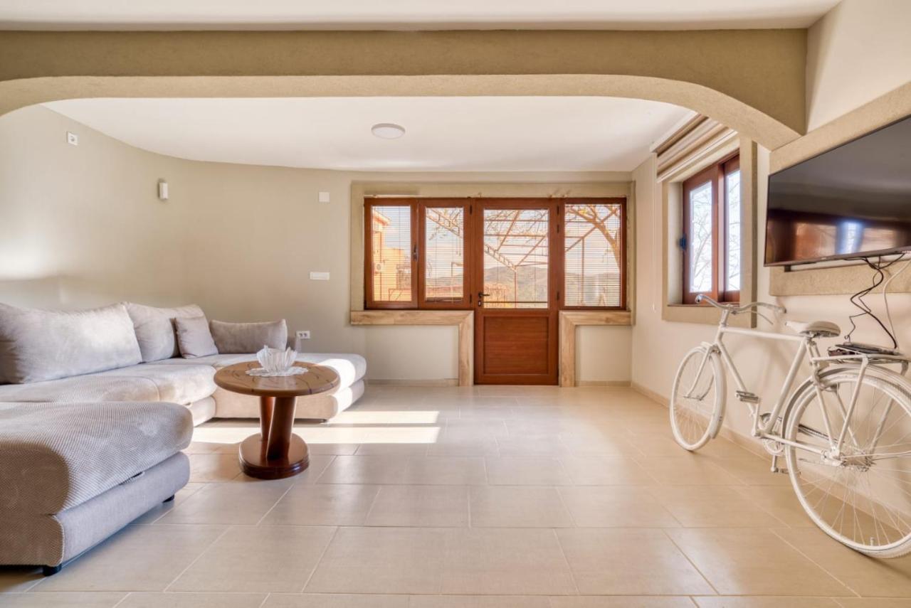Ferienwohnung Savovic_Lux Petrovac na moru Exterior foto