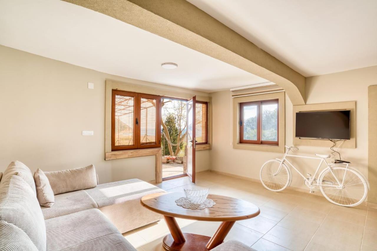 Ferienwohnung Savovic_Lux Petrovac na moru Exterior foto