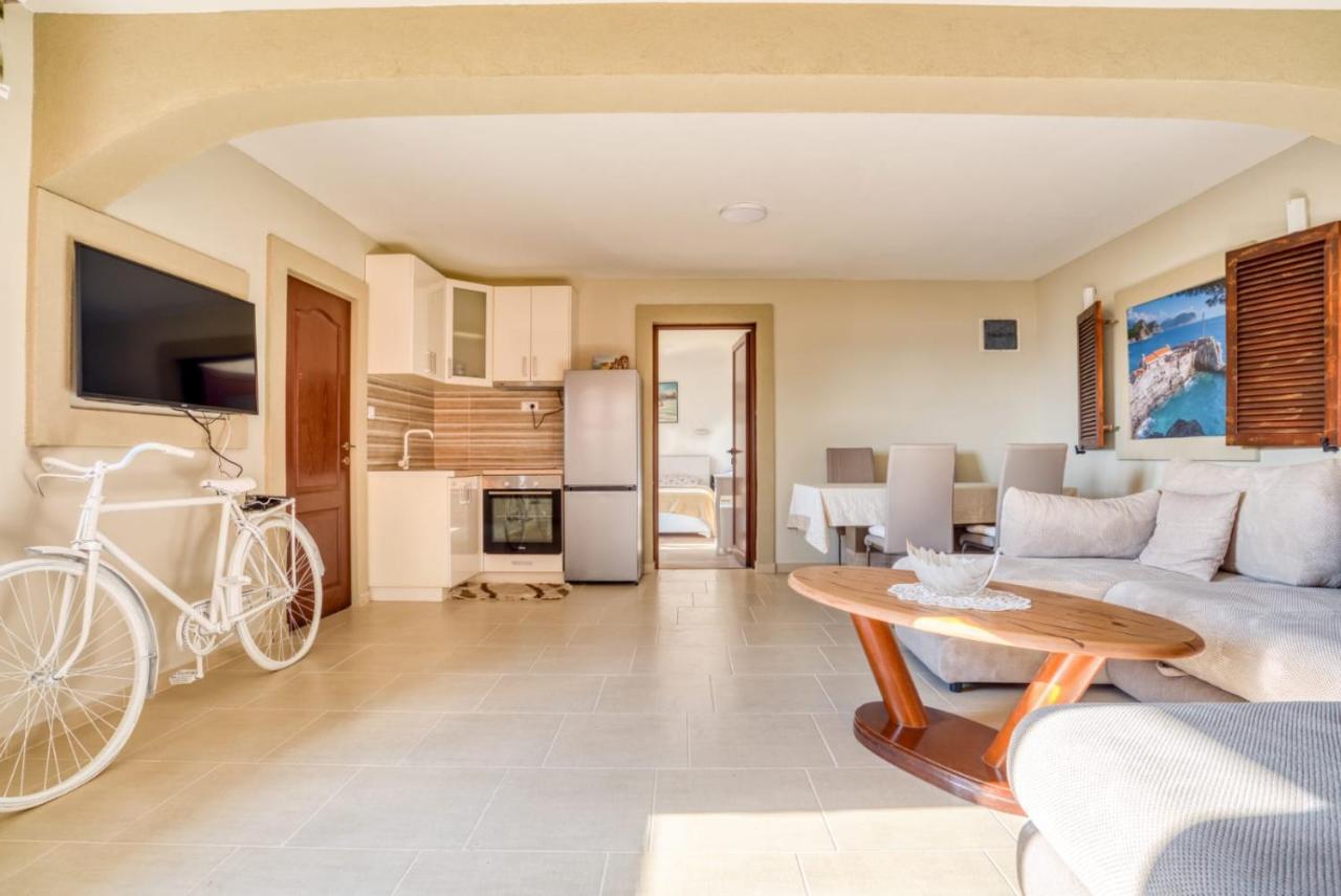 Ferienwohnung Savovic_Lux Petrovac na moru Exterior foto