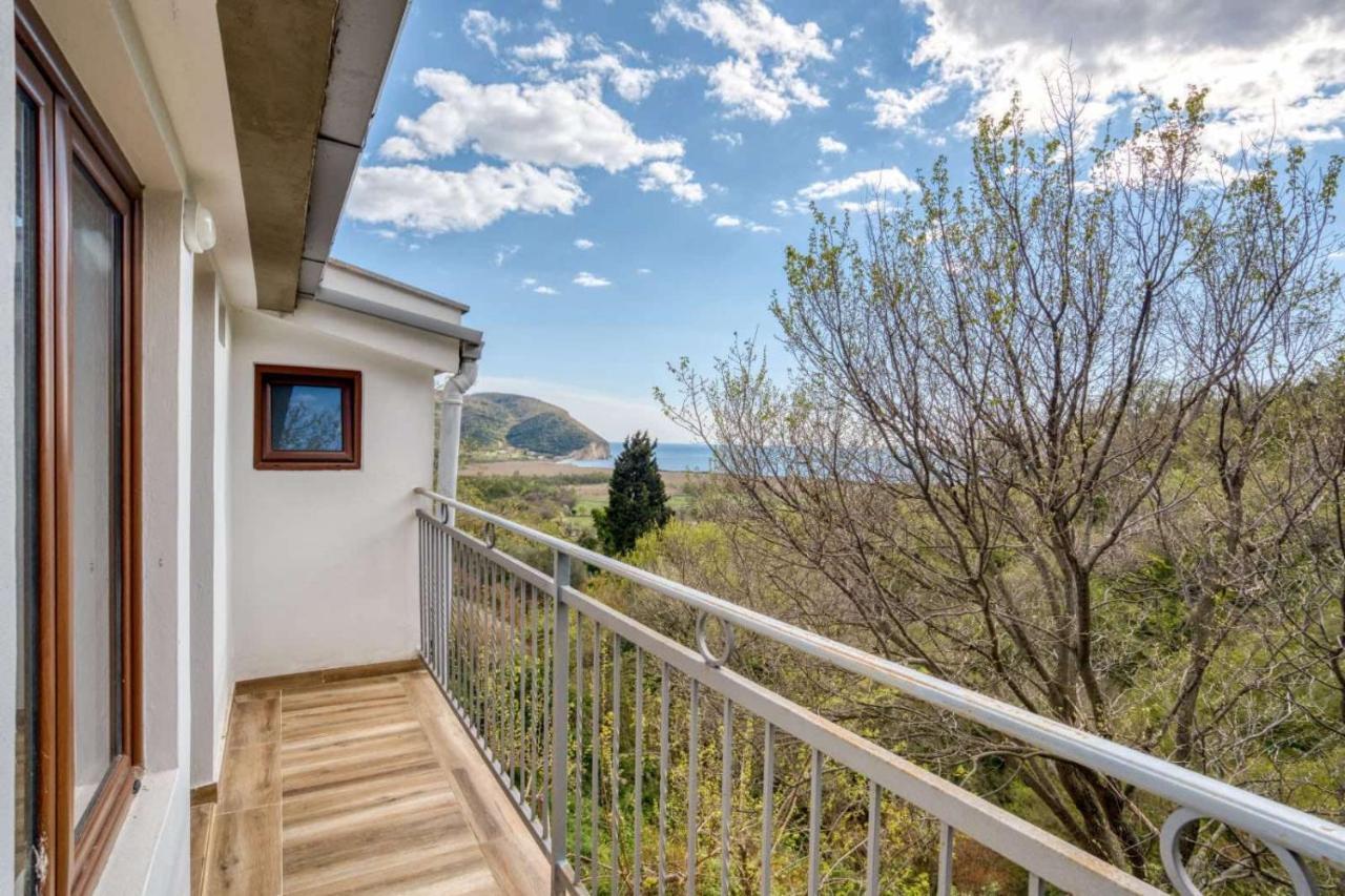Ferienwohnung Savovic_Lux Petrovac na moru Exterior foto