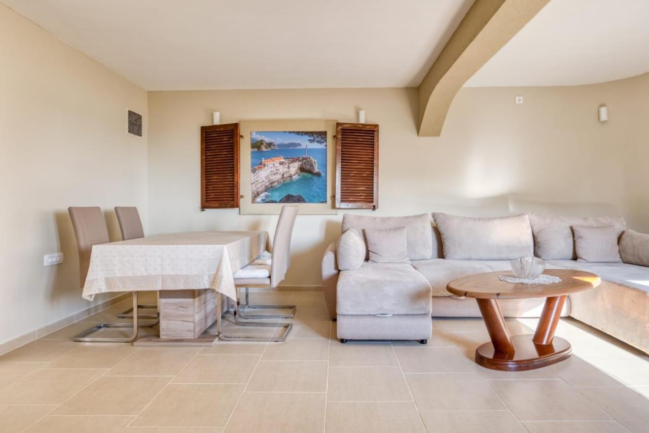 Ferienwohnung Savovic_Lux Petrovac na moru Exterior foto
