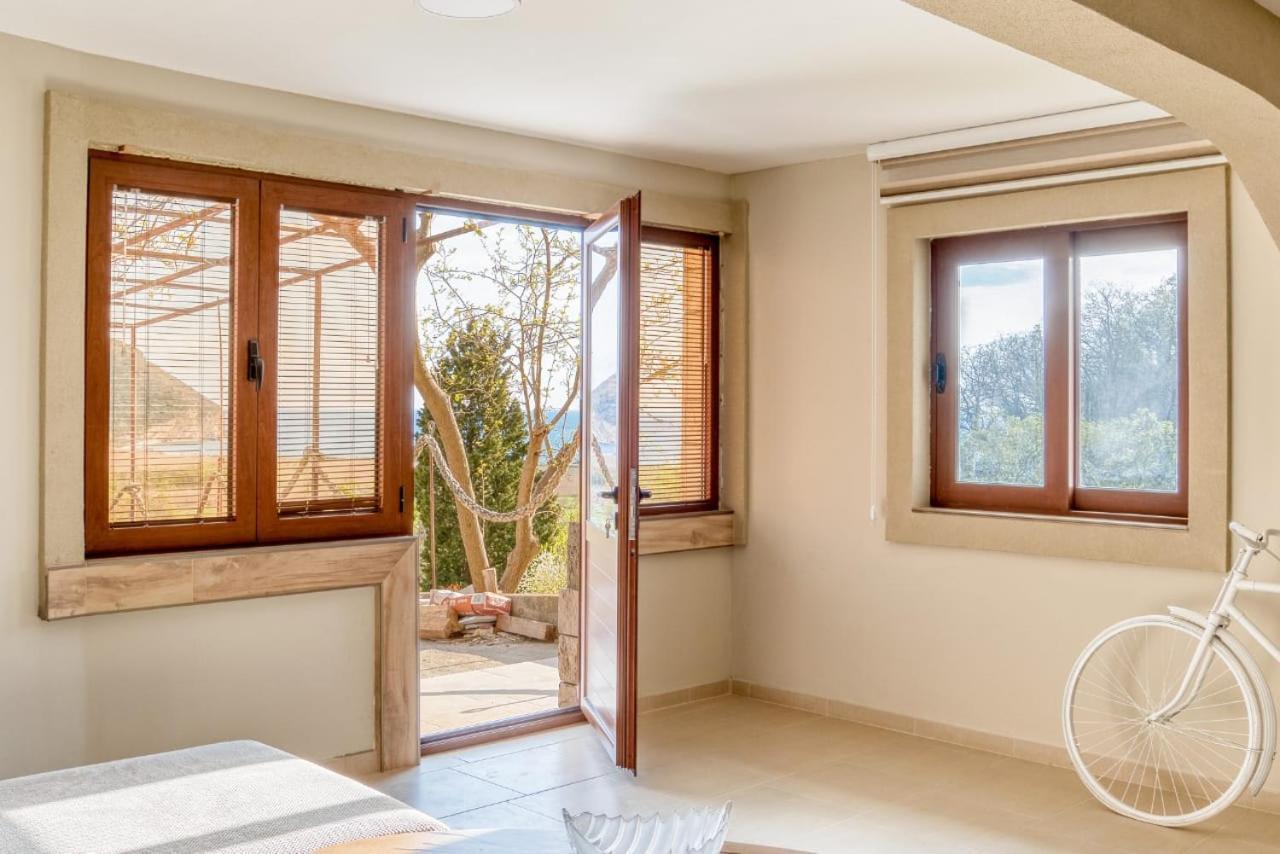 Ferienwohnung Savovic_Lux Petrovac na moru Exterior foto